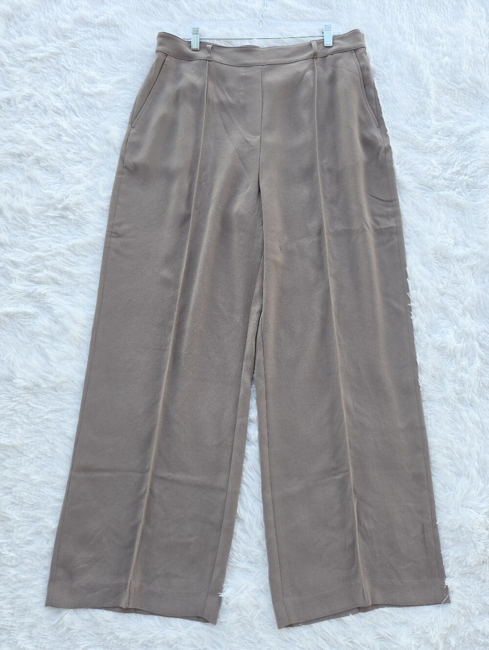 Spanx‎ NWT Beige Crepe Straight Leg Trouser Pants in Smoke - Picture 2 of 9